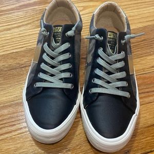 Vintage Havana sneakers with camo